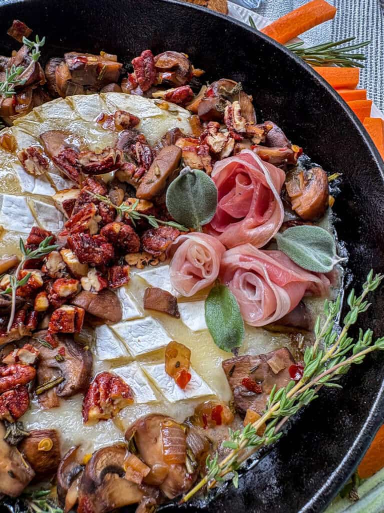 Baked Brie Topped with Mushrooms
